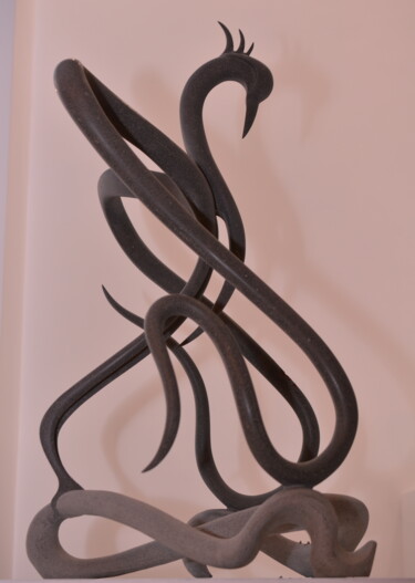 Escultura titulada "La fenice" por Puddu Gianfranco, Obra de arte original, Piedra