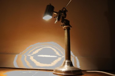 Design intitulée "lampe" par Gil 2 Lérins, Œuvre d'art originale, Objets