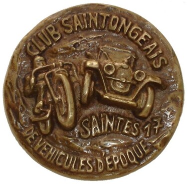 Scultura intitolato "Club Saintongeais d…" da Gilbert Liblin, Opera d'arte originale, Bronzo