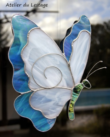 Artesanía titulada "Vitrail papillon en…" por Gilda Compras, Obra de arte original, Decoración del hogar