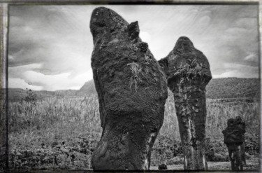 Photographie intitulée "Guetteurs du volcan…" par Gilles Dumur, Œuvre d'art originale, Photographie argentique