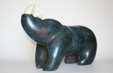 Sculpture intitulée "rhino-bleu." par Gilles Quere, Œuvre d'art originale, Pâte polymère