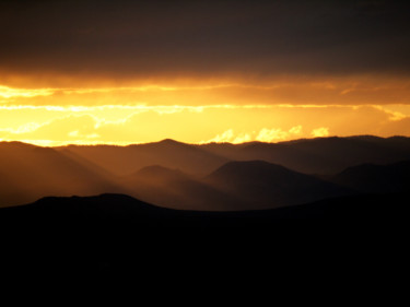 Fotografía titulada "sans titre . Sunset…" por Gilles Mével, Obra de arte original, Fotografía no manipulada Montado en Alum…