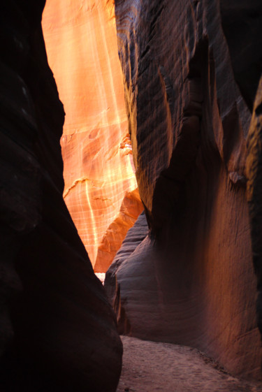 Photography titled "slot canyon AZ" by Gilles Mével, Original Artwork, Digital Photography Mounted on Aluminium