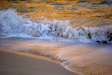 Fotografia intitolato "vague Portugal" da Gilles Mével, Opera d'arte originale, Fotografia digitale Montato su Alluminio