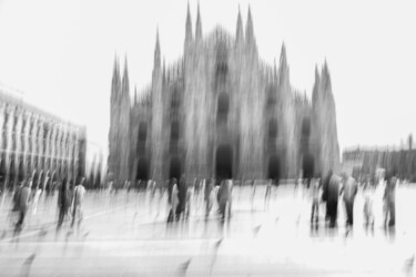 Fotografia intitolato "Milan Duomo" da Gilliard Bressan, Opera d'arte originale, Fotografia digitale