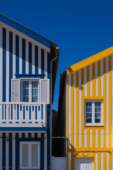 Фотография под названием "stripped houses" - Gilliard Bressan, Подлинное произведение искусства, Цифровая фотография