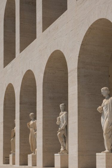 Fotografia intitulada "statues and archs" por Gilliard Bressan, Obras de arte originais, Fotografia digital