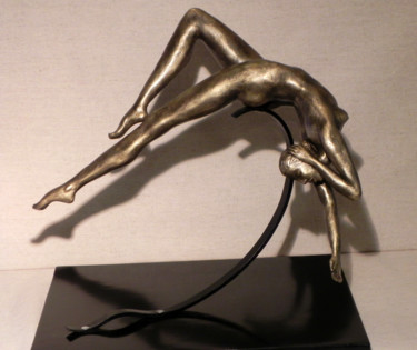 Skulptur mit dem Titel "Abyss" von M.C Day, Original-Kunstwerk, Terra cotta