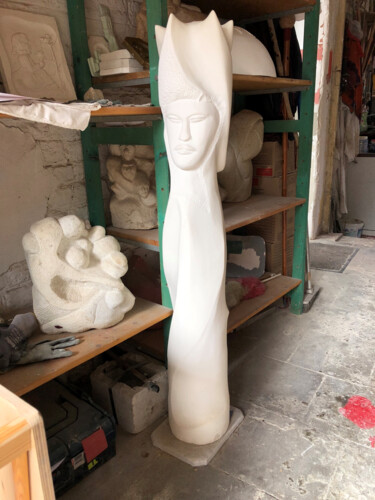 Sculpture titled "regina" by Giovanni Giambra, Original Artwork, Plaster