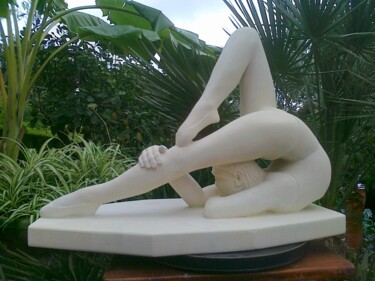 Sculpture titled "Contorsionista" by Gisvelto Mele (GEODE), Original Artwork, Stone