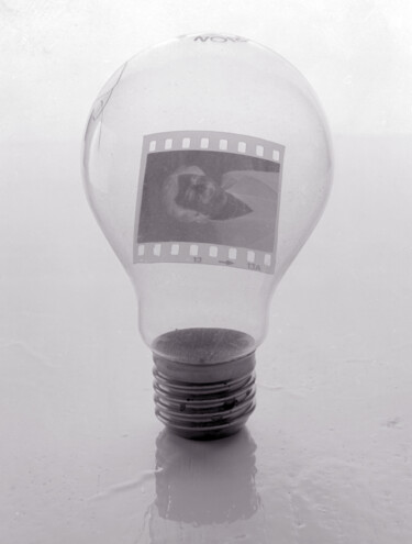 Fotografie mit dem Titel "LAMPADA" von Giuseppe Persia, Original-Kunstwerk, Analog Fotografie