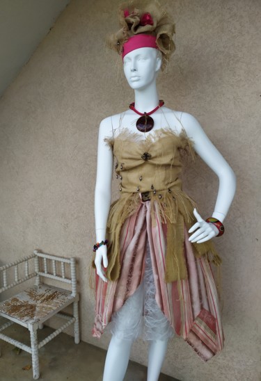 纺织艺术 标题为“TENUE ESTIVALE” 由Geneviève Madrigal, 原创艺术品, 挂毯