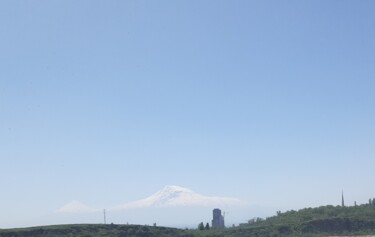 Fotografie mit dem Titel "Ararat &  Tsitserna…" von Gohar Papikyan, Original-Kunstwerk, Digitale Fotografie