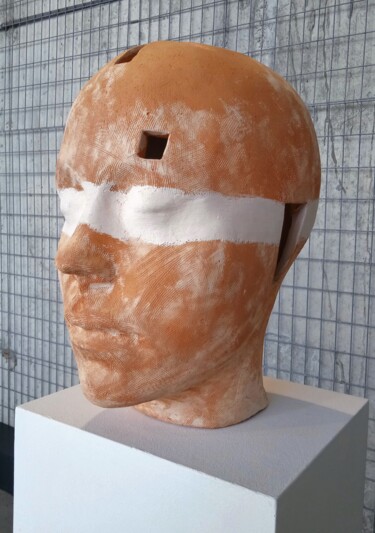 Скульптура под названием "Outside the box II" - Gonçalo Martins, Подлинное произведение искусства, Глина