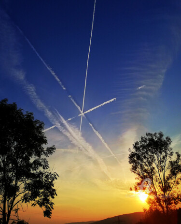 Photography titled "sunset&contrails ce…" by Gor Don(Gnie), Original Artwork, Digital Photography