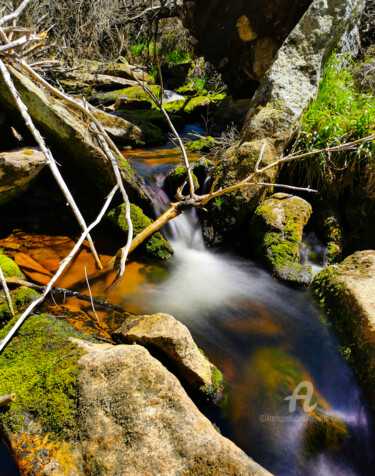 Fotografie getiteld "waterfall light pai…" door Gor Don(Gnie), Origineel Kunstwerk, Digitale fotografie