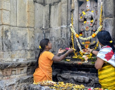 「Worshiping Goddess!!」というタイトルの写真撮影 Goutam Chakrabortyによって, オリジナルのアートワーク, デジタル