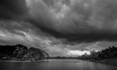 Фотография под названием "Monsoon in my Neigh…" - Goutam Chakraborty, Подлинное произведение искусства, Цифровая фотография