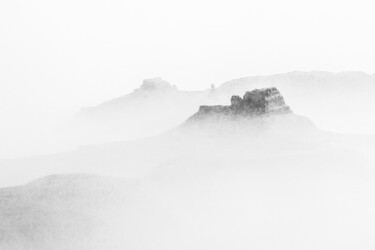 Fotografia intitulada "Misty Mountains!" por Goutam Chakraborty, Obras de arte originais, Fotografia digital