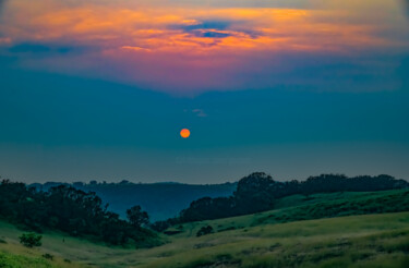 Photographie intitulée "Lonely Sunset .." par Goutam Chakraborty, Œuvre d'art originale, Photographie numérique