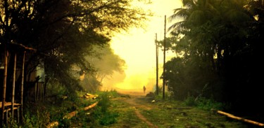 Photographie intitulée "Misty Morning!" par Goutam Chakraborty, Œuvre d'art originale