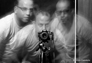 Fotografia intitolato "Photographers!" da Goutam Chakraborty, Opera d'arte originale
