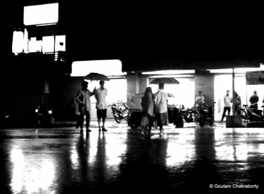 Photographie intitulée "Evening Rain in Ban…" par Goutam Chakraborty, Œuvre d'art originale