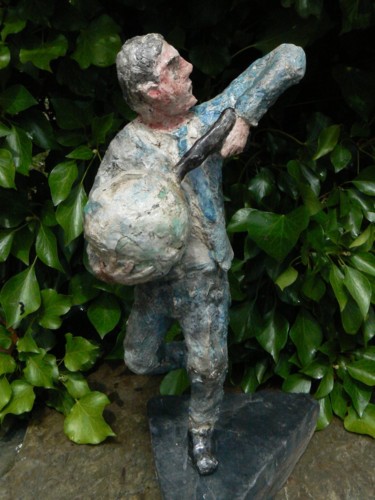 Skulptur mit dem Titel "HOLD UP PLANÉTAIRE" von Venner Fanch, Original-Kunstwerk, Keramik
