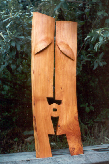 Skulptur mit dem Titel "The Kiss." von Grant Preston, Original-Kunstwerk, Holz