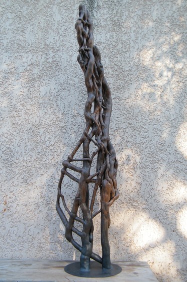 Скульптура под названием "le-devenir-est-main…" - Gérard Amat, Подлинное произведение искусства, Дерево
