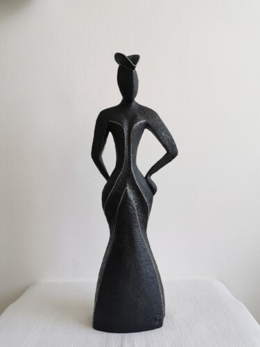 Sculpture intitulée "Fashion Miss - Noir…" par Grazia Compagnino, Œuvre d'art originale, Argile