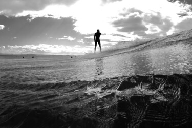 Photographie intitulée "surfeur" par Grégory Bru, Œuvre d'art originale