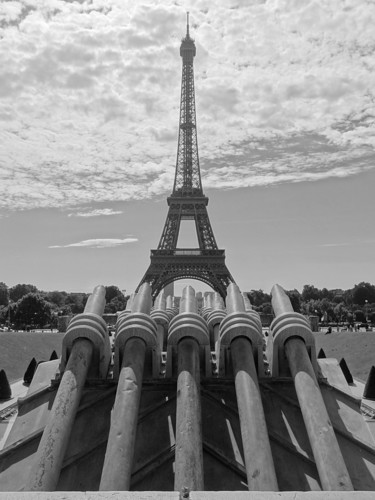 Photographie intitulée "Tour Eiffel VIII" par Grégory Lejeune, Œuvre d'art originale