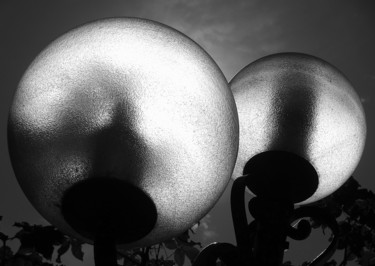 Photographie intitulée "Globes" par Grégory Lejeune, Œuvre d'art originale
