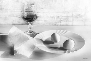 Fotografia zatytułowany „Still life with egg…” autorstwa Grigore Roibu, Oryginalna praca, Fotografia cyfrowa