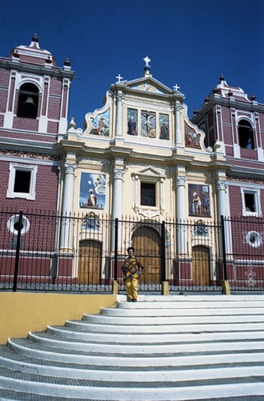 Fotografía titulada "León, Nicaragua. Ig…" por Guillermo Aurelio Barón Cabut, Obra de arte original