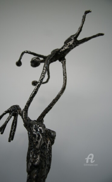 Skulptur mit dem Titel "la-joie-de-vivre-ma…" von Gueryn, Original-Kunstwerk, Metalle