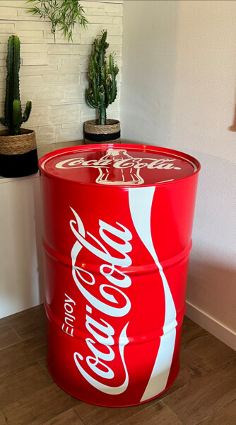 Sculpture titled "Baril Vintage Coca…" by Guillaume Anthony, Original Artwork, Airbrush