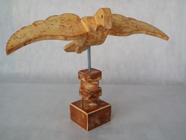 Sculpture titled "Pomba" by Pedro Guimarães, Original Artwork, Wood
