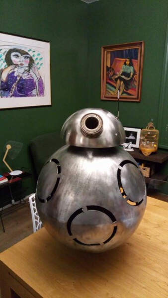 Sculpture titled "BB8 acier et tête e…" by Gujuc, Original Artwork