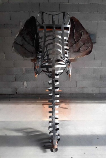 Escultura titulada "tête d'éléphant" por Guy Occhipenti, Obra de arte original, Metales