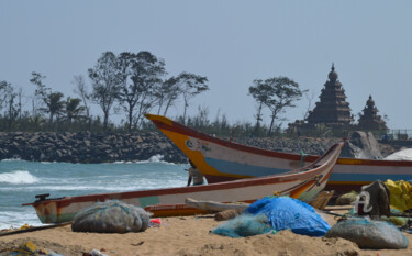 Photography titled "2 barques - MAMALLA…" by Guylaine Bisson (GuyL'ART), Original Artwork