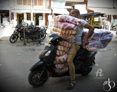 Photography titled "Equilibre & scooter…" by Guylaine Bisson (GuyL'ART), Original Artwork, Digital Photography