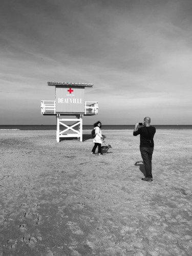 Фотография под названием "Deauville rescue" - Guy Link, Подлинное произведение искусства, Цифровая фотография