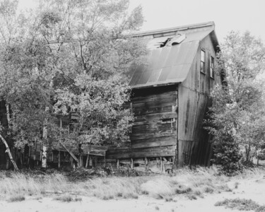 Fotografie getiteld "Empty Barn" door Gwendolyn Roth, Origineel Kunstwerk, Digitale fotografie