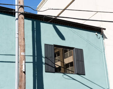 Fotografie mit dem Titel "City Window" von Gwendolyn Roth, Original-Kunstwerk, Digitale Fotografie