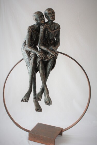 Escultura titulada "dames oiselles" por Betty Hanns, Obra de arte original, Papel
