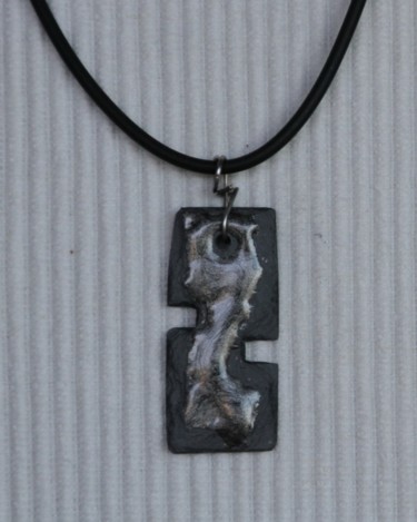 Design titled "Brut et gris noir à…" by S Eymond Laritaz, Original Artwork, Necklaces