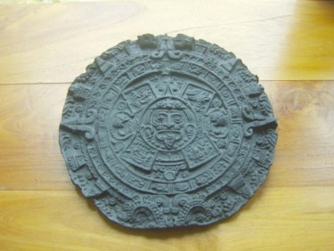 Sculptuur getiteld "Calendrier aztèque…" door S Eymond Laritaz, Origineel Kunstwerk